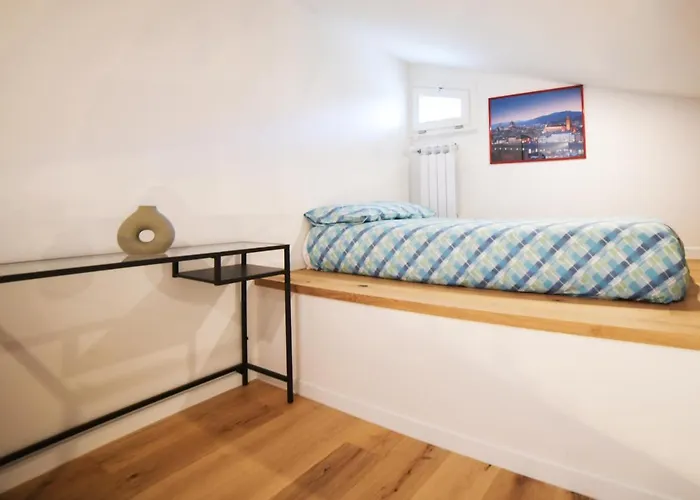 Porta Romana New Apartment Free Parking