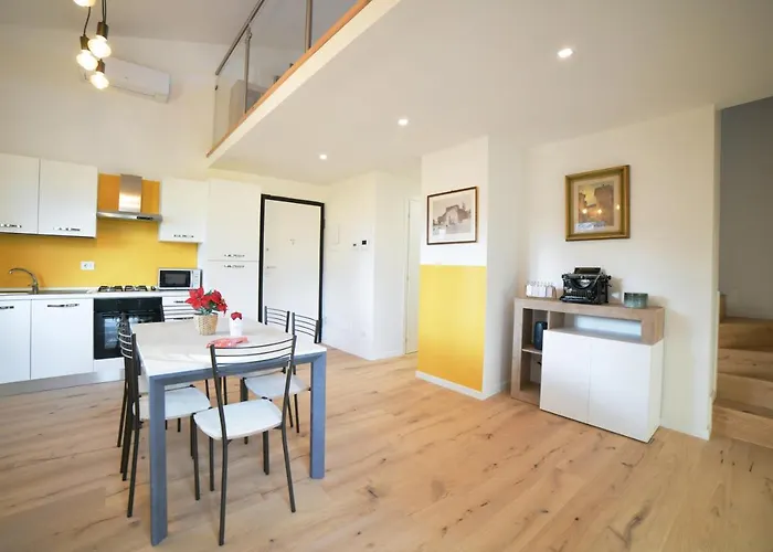 Porta Romana New Apartment Free Parking